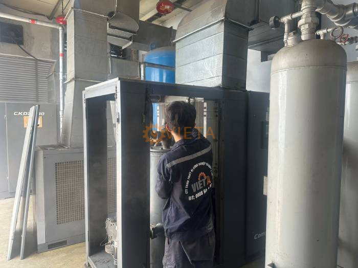 Bảo dưỡng máy nén khí Compkorea và Kyungwon 100HP tại Kcn Yên Phong, Bắc Ninh