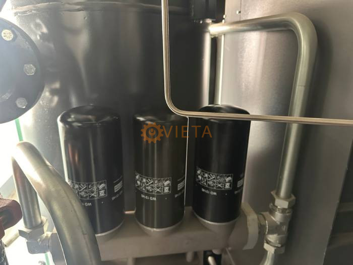 Thay lọc dầu và đổ dầu máy nén khí Hanbell 280kw công ty dệt may ở Vĩnh Phúc