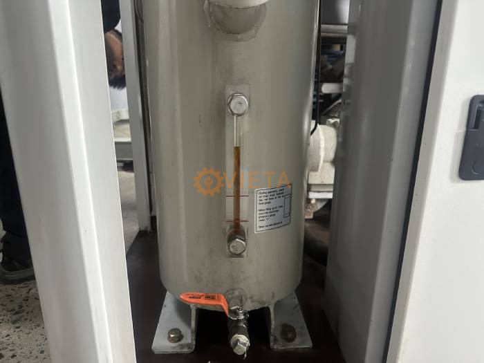 thay lọc gió, lọc dầu 2 máy nén khí Hanshin 37kw tại Gia lâm- Hà Nội